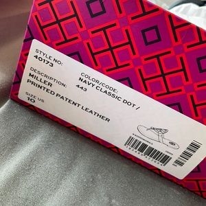 New with box Tory Burch miller’s Sz 10 navy dot